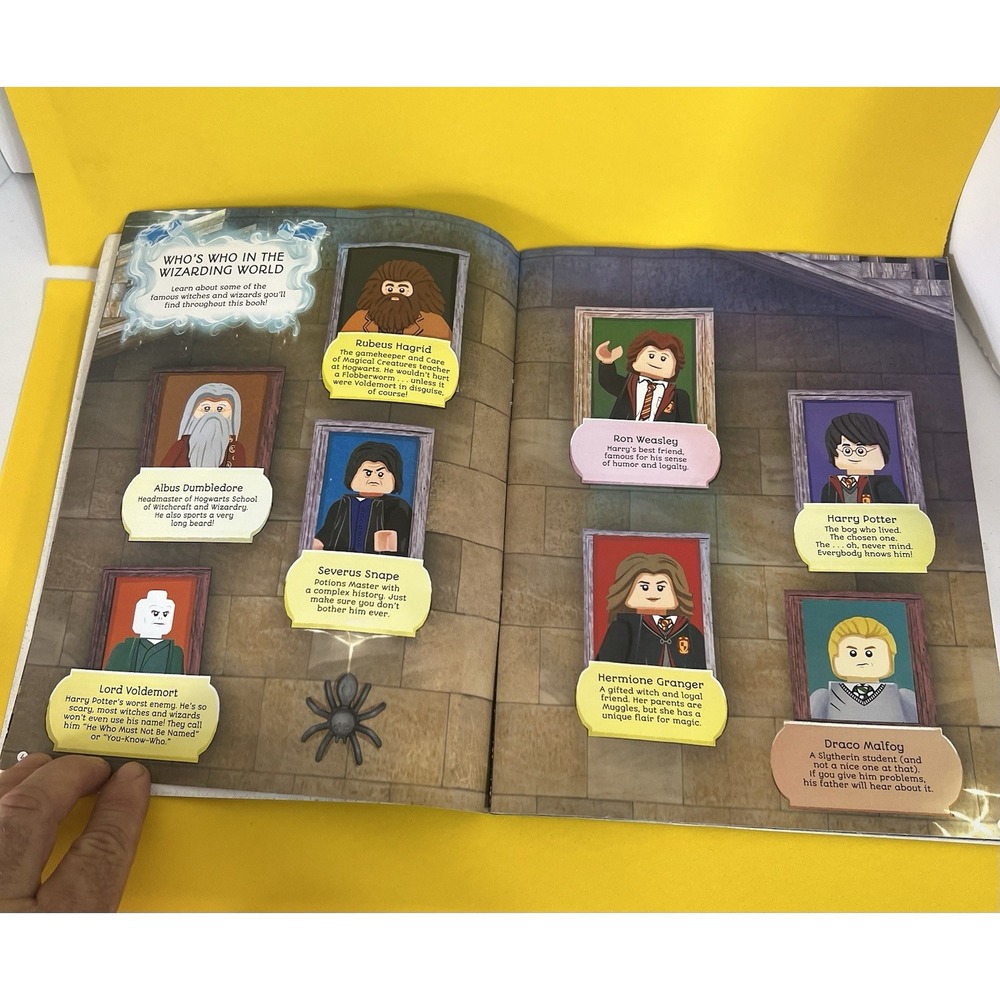 Lego Harry Potter: A Magical Search And Find Adventure w/mini-figure Scholastic - Picture 4 of 6